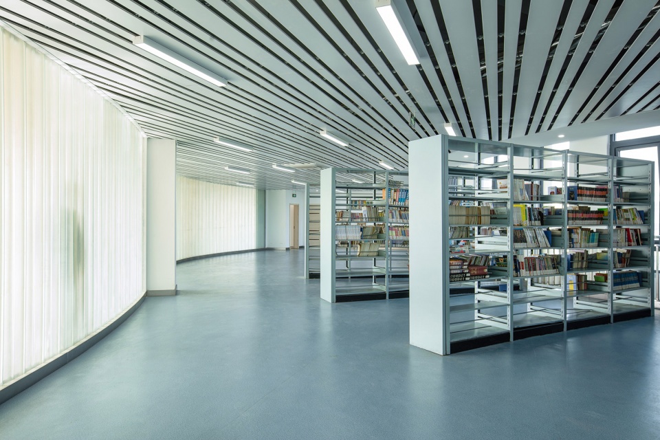 yangzhong foreign language school branch campus china by perform design studio