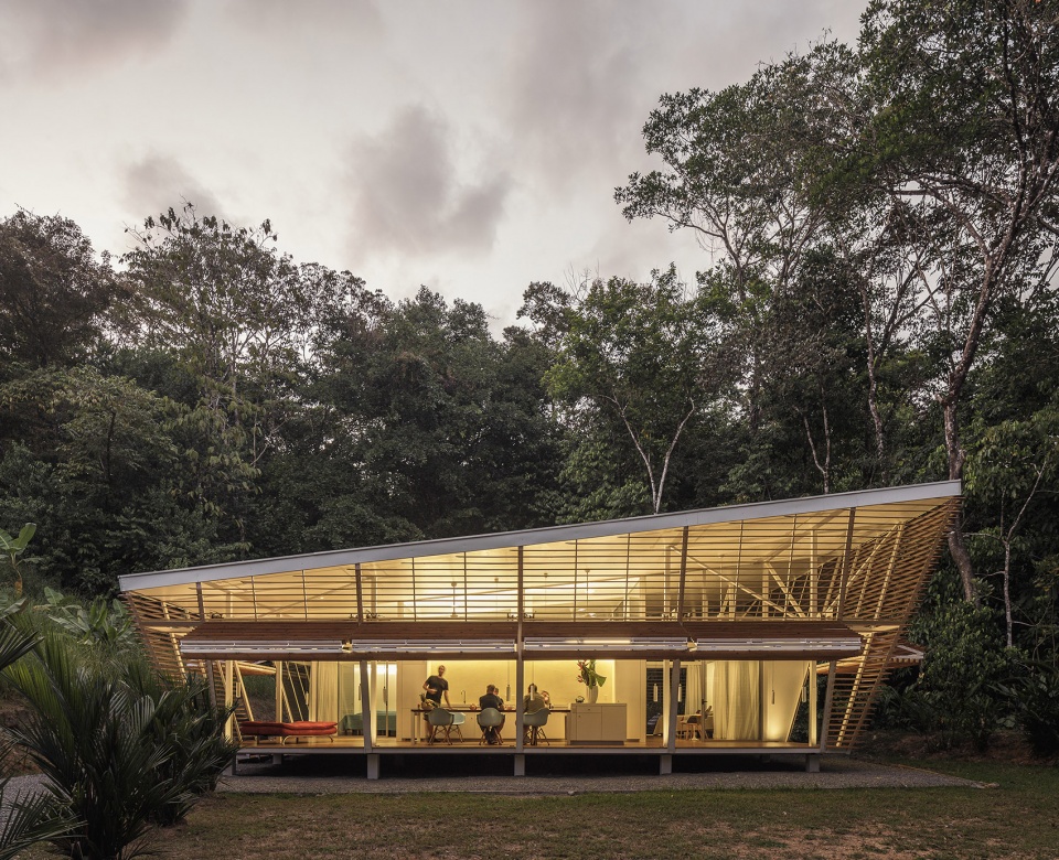 No Footprint House by A 01
