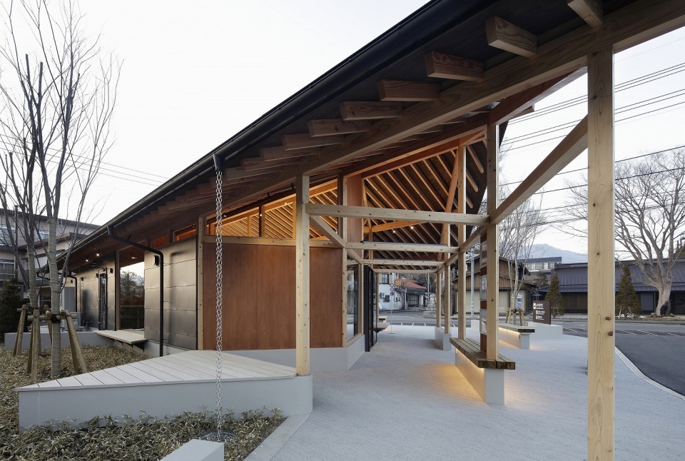 bus terminal and tourist center in yamanakako village by sugawaradaisuke architects