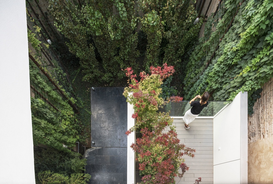 house a11 in sevilla by guillermo vazquez consuegra