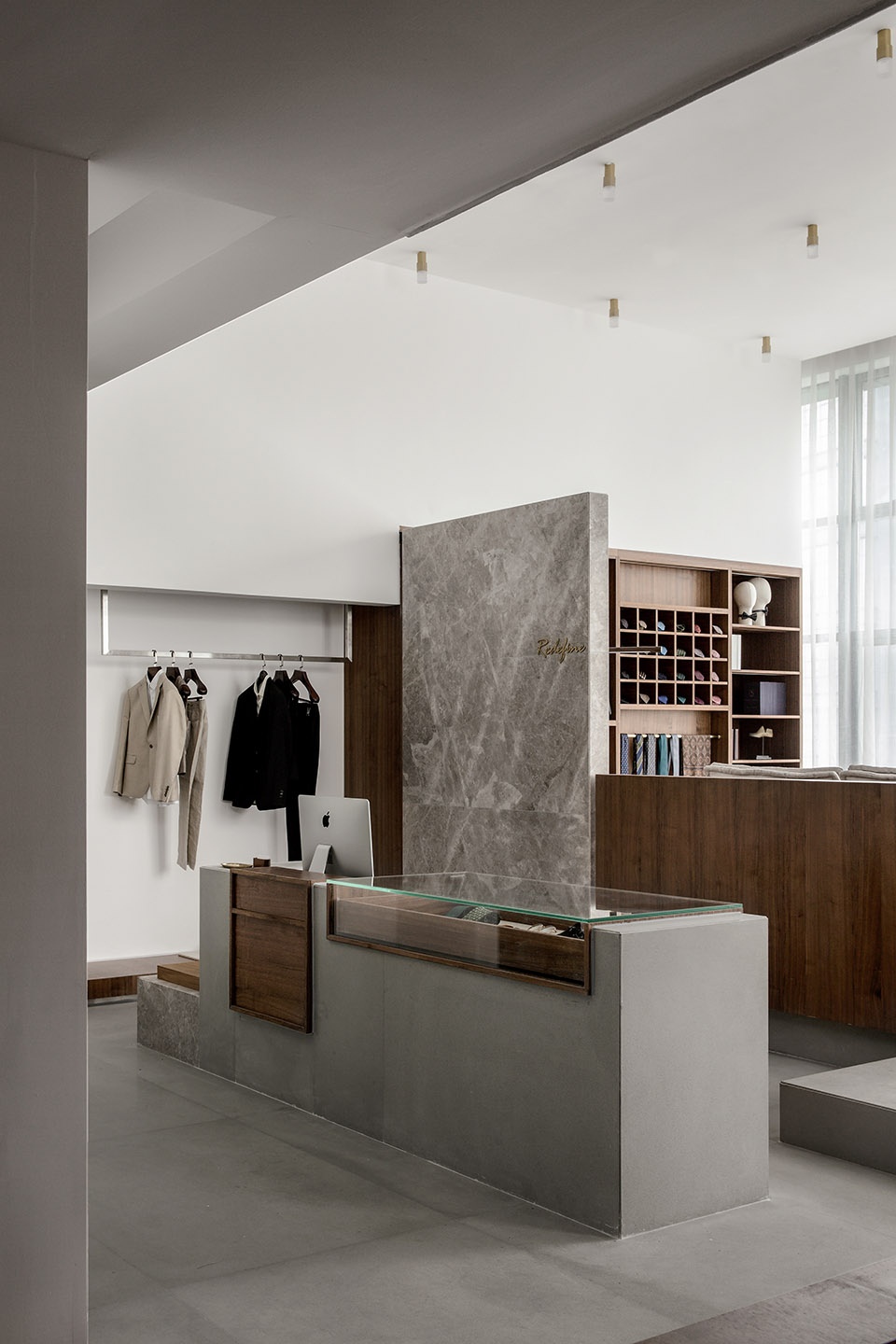 REDEFINE GeeMo Studio