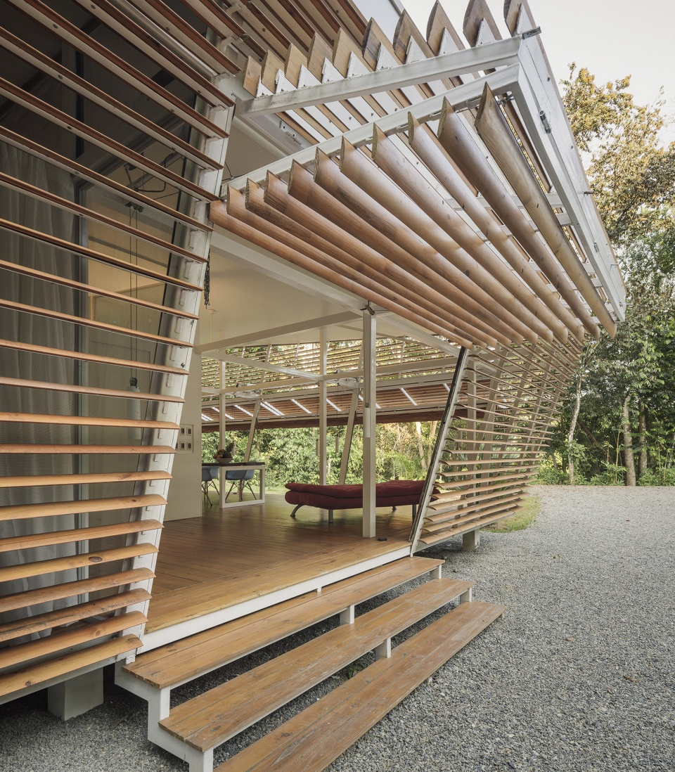 No Footprint House by A 01