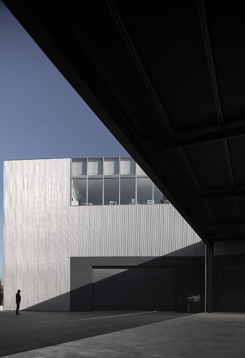 prfs headquarters by impare arquitectura