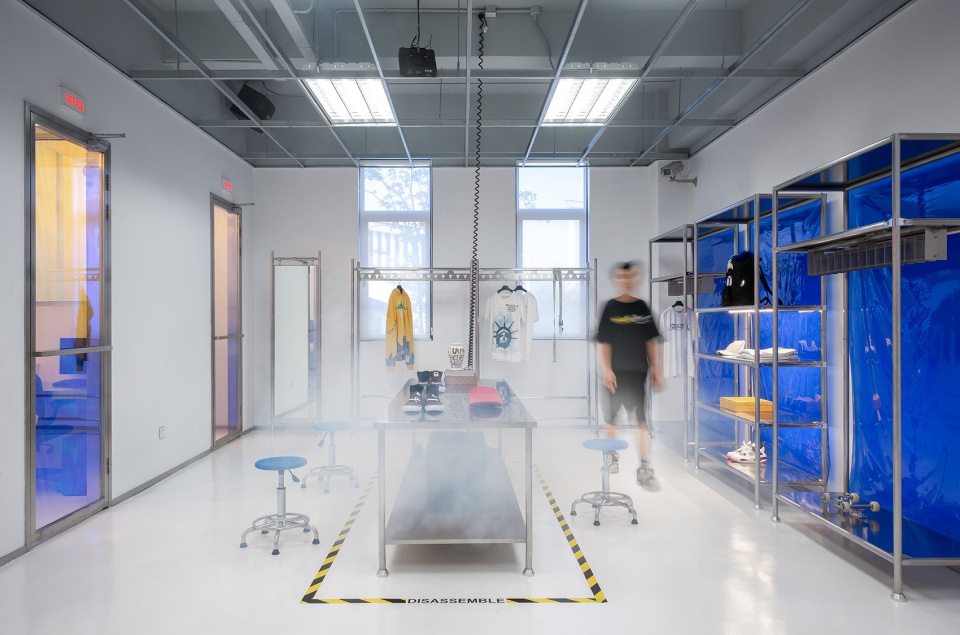 the mix land streetwear store china by xian xiang design