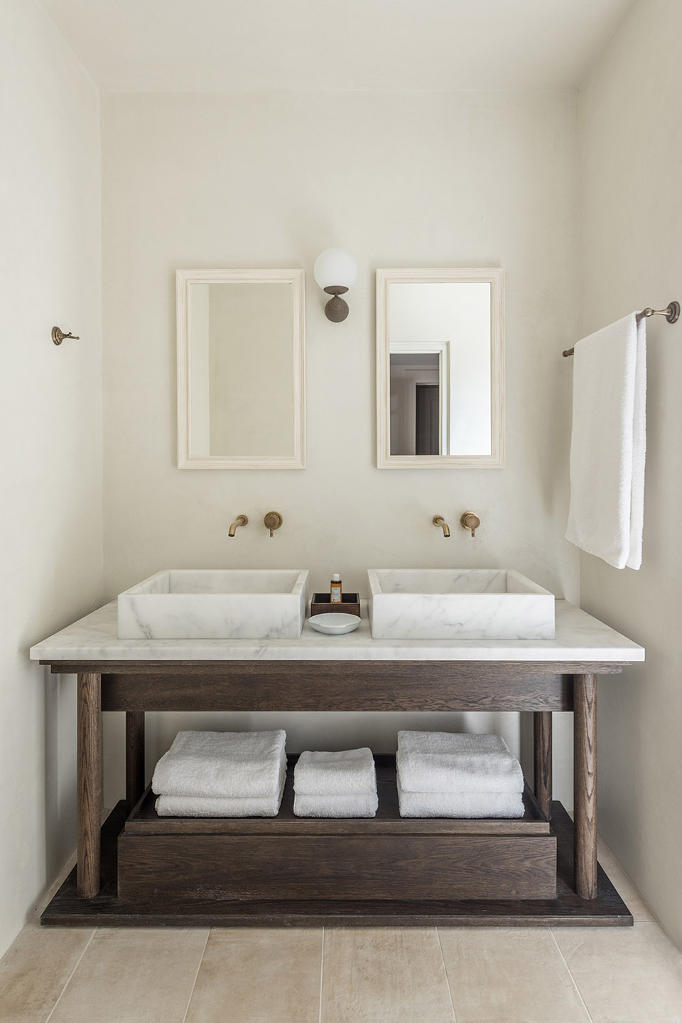 Parilio Hotel by Interior Design Laboratorium - 谷德设计网