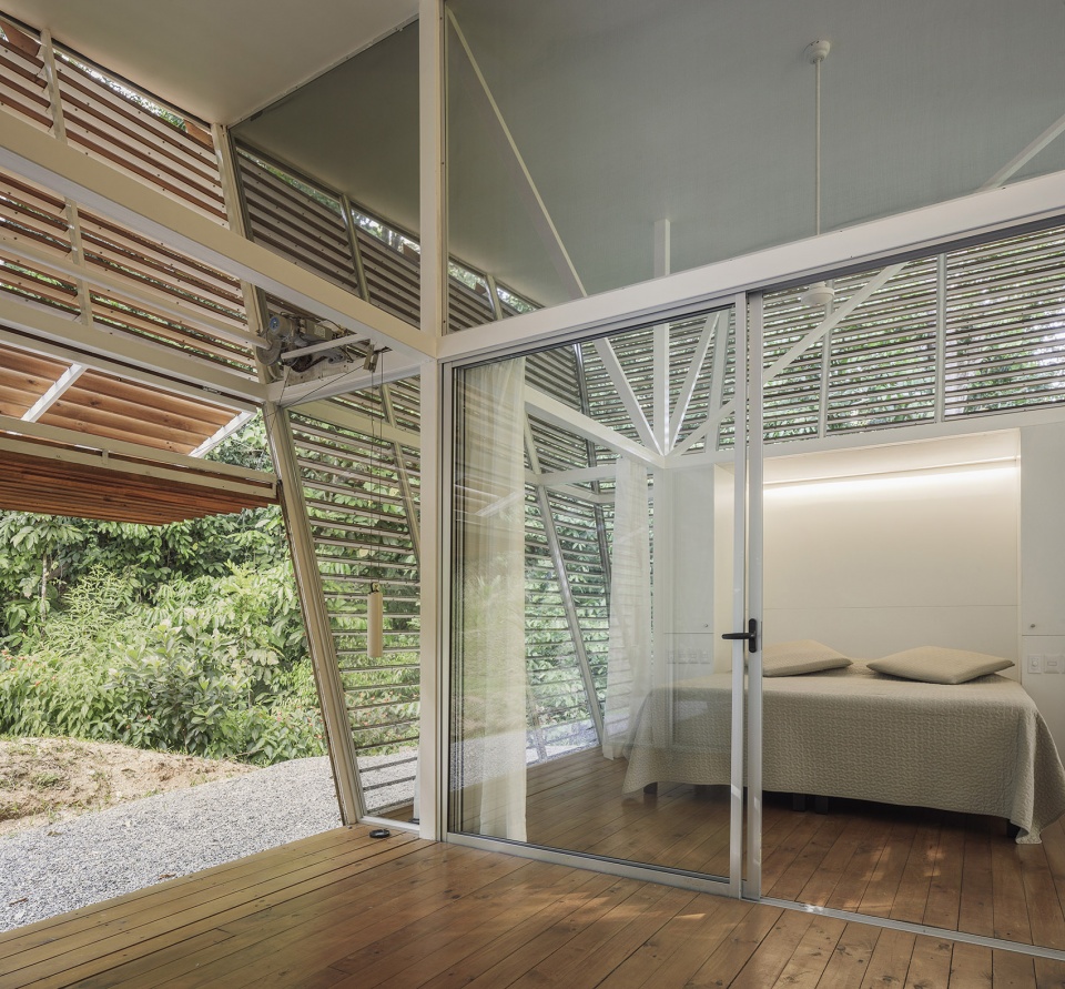 No Footprint House by A 01