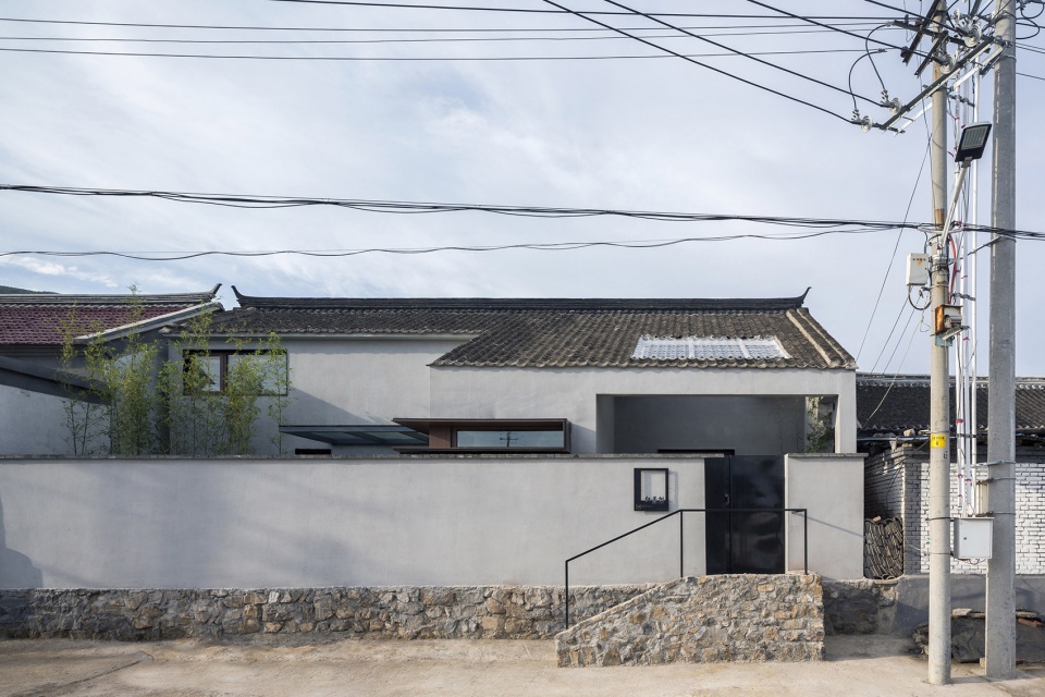 the shared village space evolution of red fruit tree small tavern by evolution design
