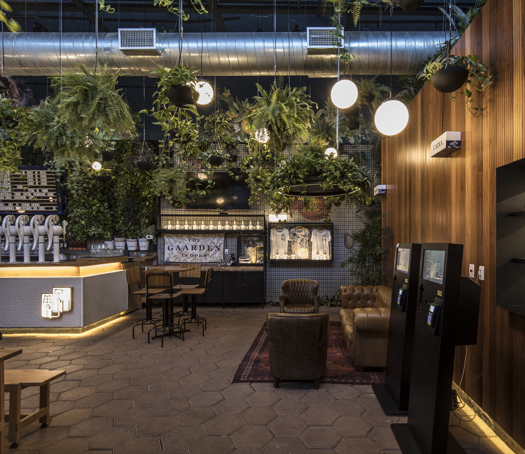 Hoegaarden Greenhouse Bar by Metamoorfose Studio 谷德设计网