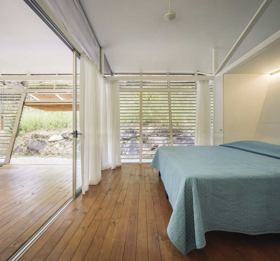 No Footprint House by A 01