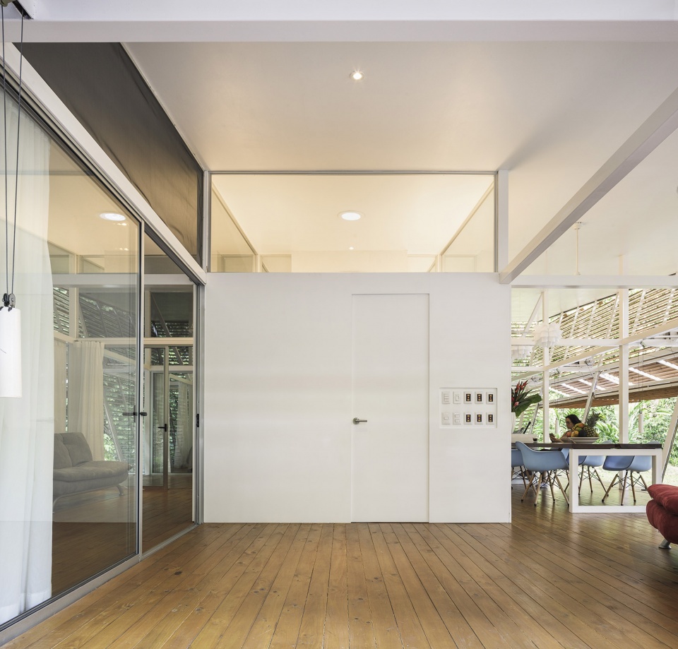 No Footprint House by A 01