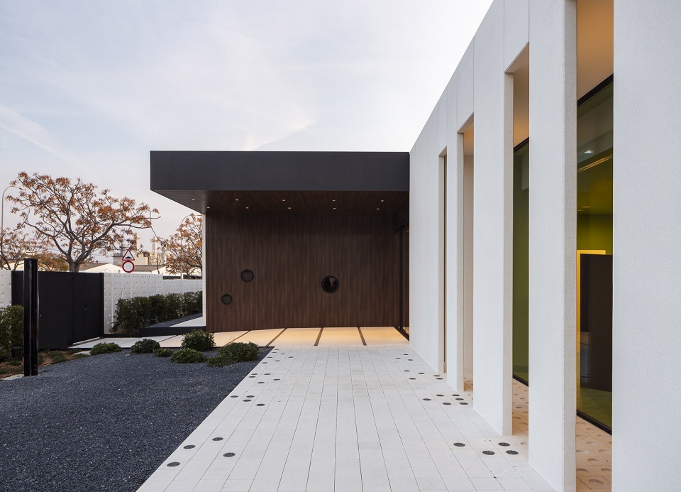 pronova dental clinic by francesc rife studio