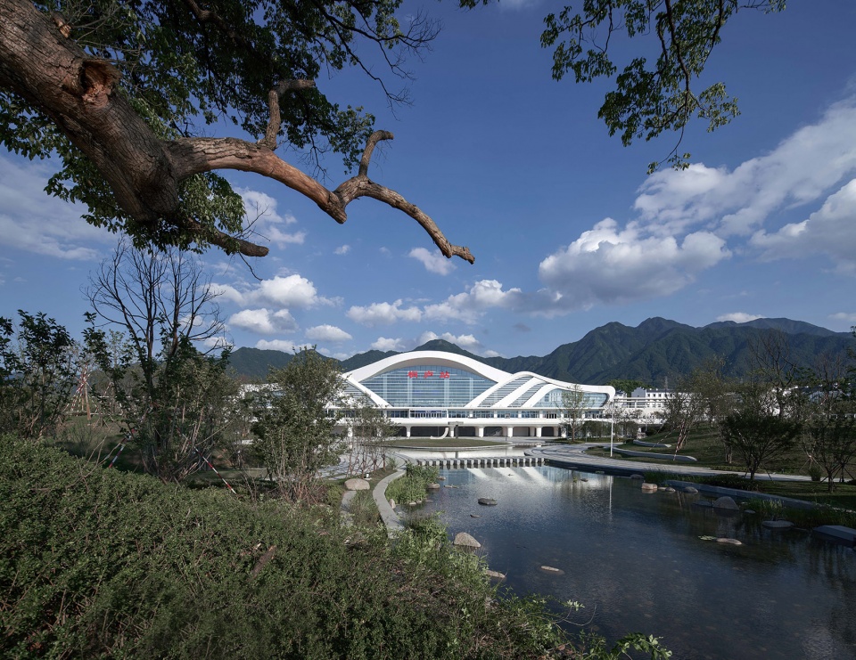Huangshan High speed Railway Greentown Ten D Architectural Design