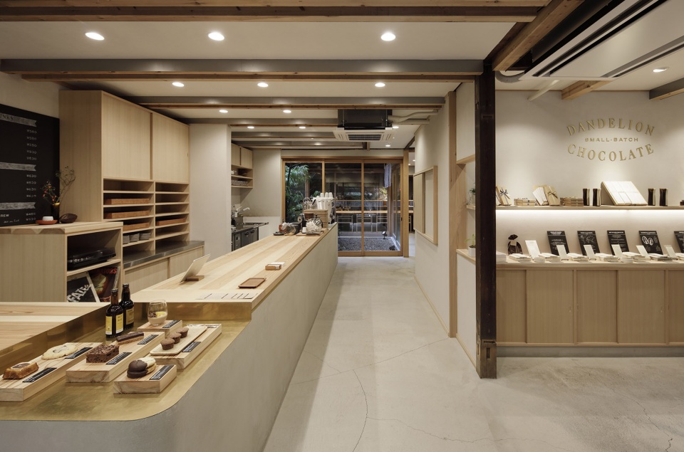 cafe bar dandelion chocolate kyoto by fumihiko sano studio