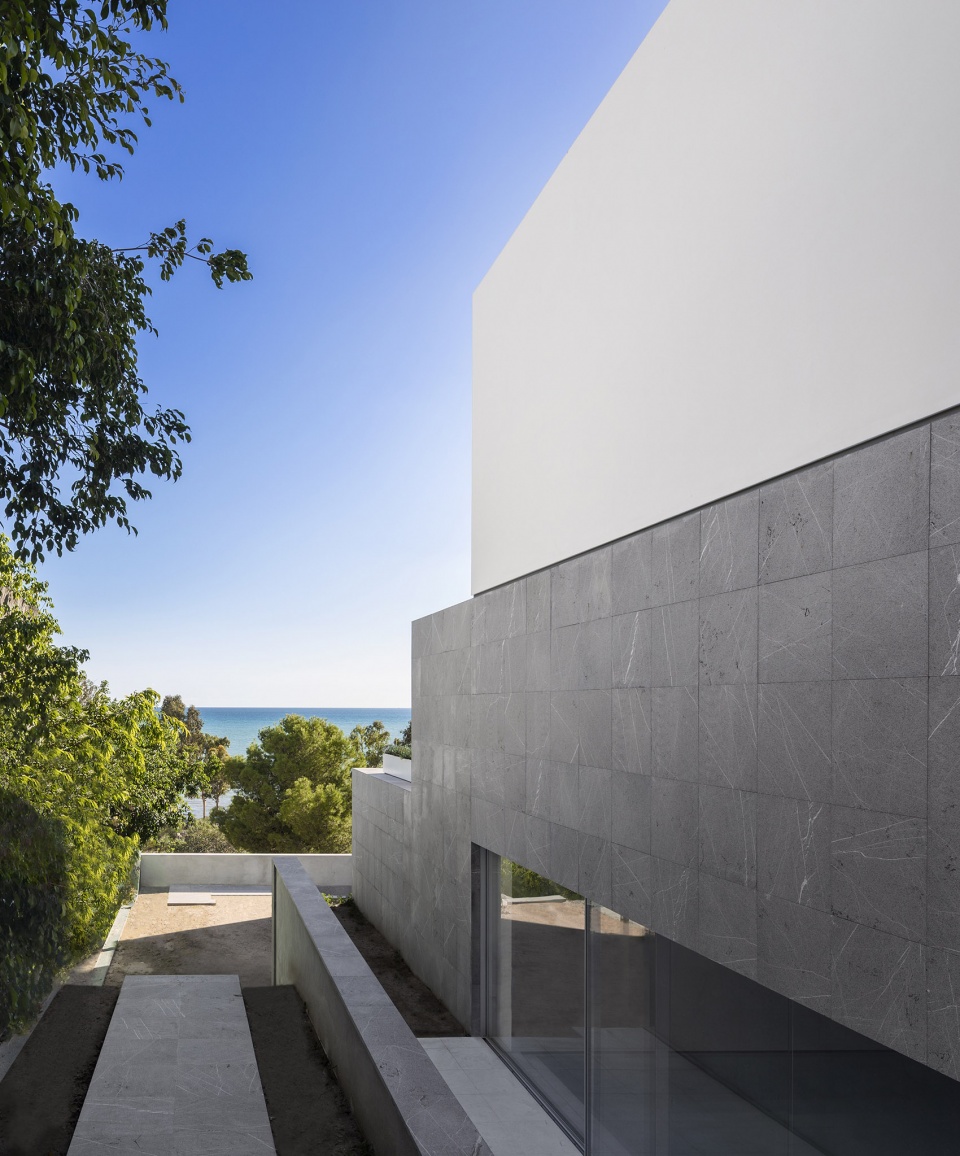 house in santa pola by fran silvestre arquitectos