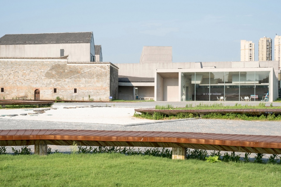 service center of peony performance park china by beyond time architects china architecture design research group no3 architecture depart...