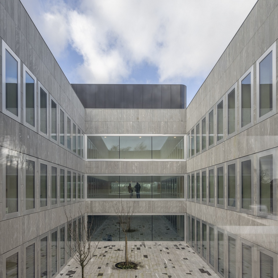 chambre de metiers et de lartisanat hauts de france by kaan architecten pdaa