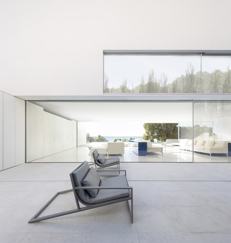 house in santa pola by fran silvestre arquitectos