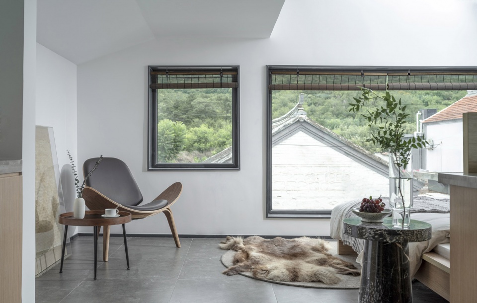 the shared village space evolution of red fruit tree small tavern by evolution design