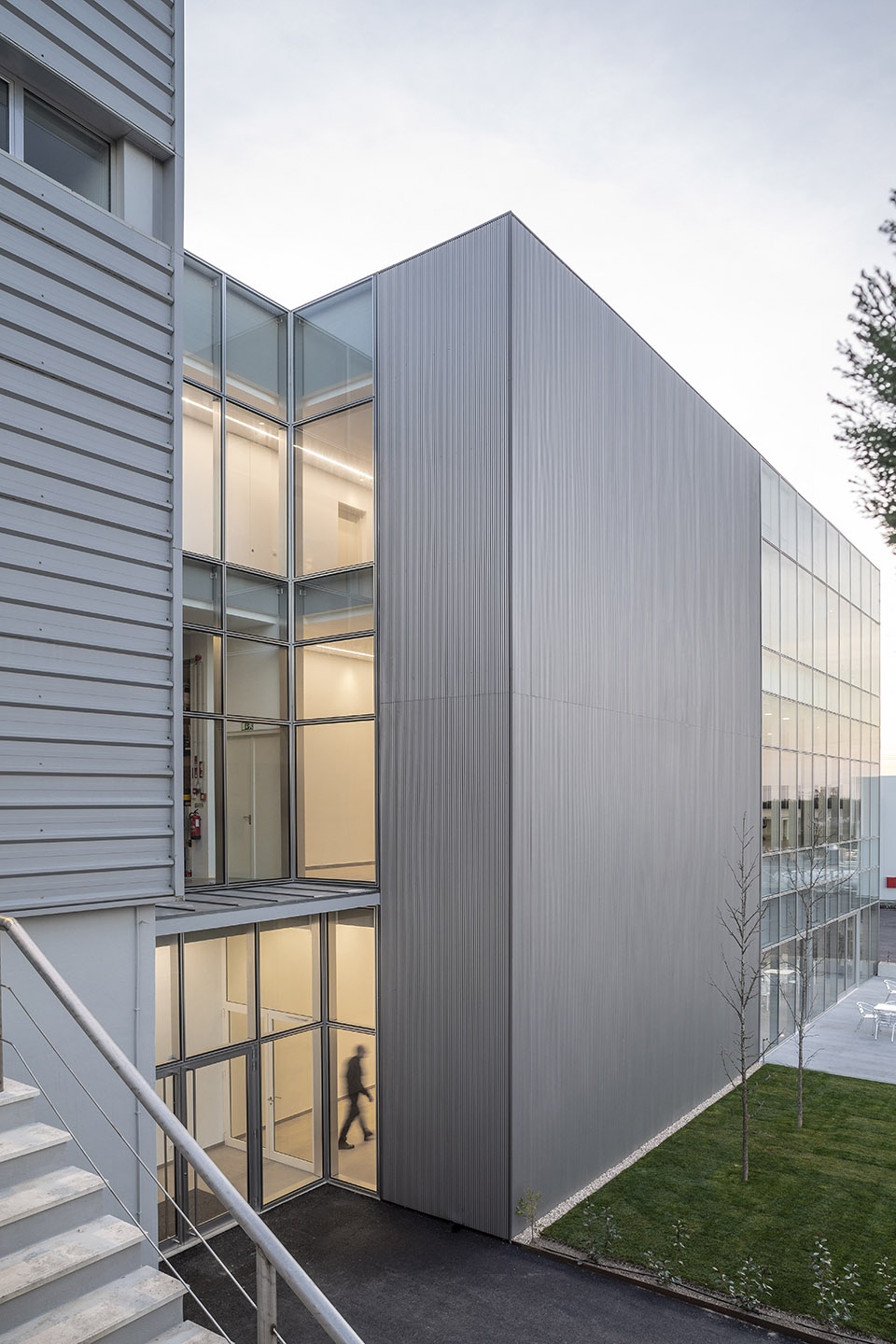 prfs headquarters by impare arquitectura