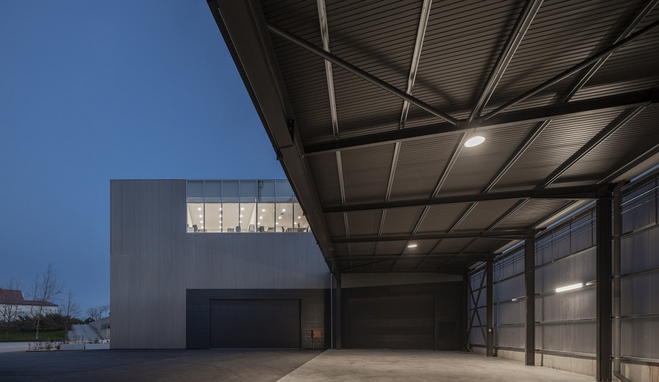 prfs headquarters by impare arquitectura