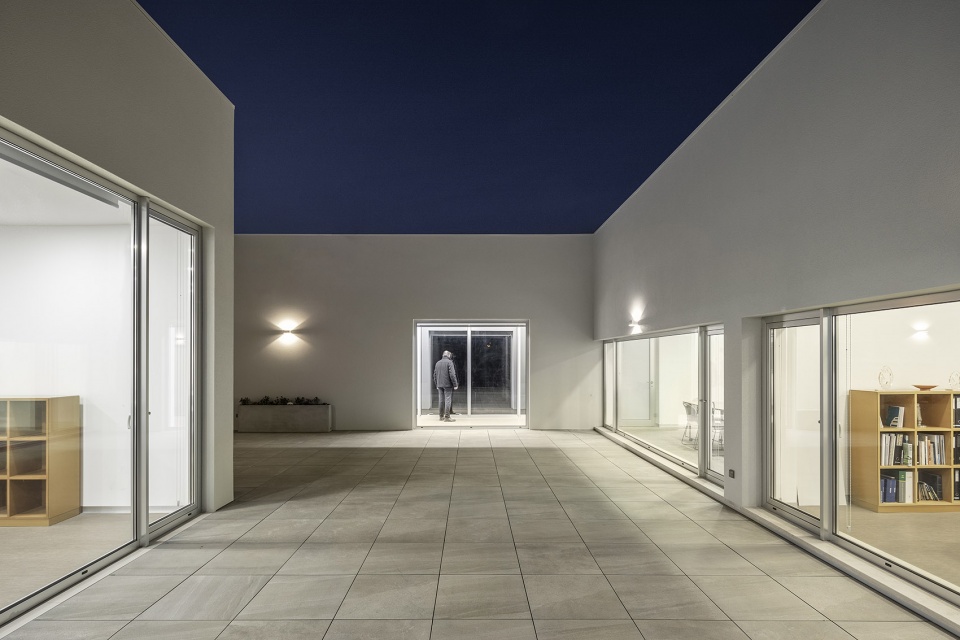prfs headquarters by impare arquitectura
