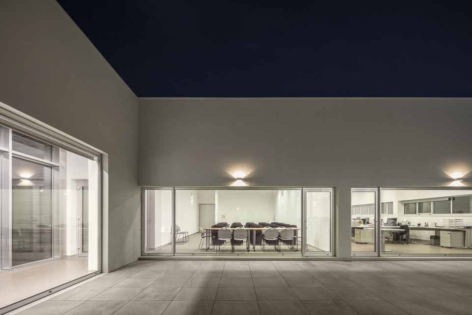 prfs headquarters by impare arquitectura