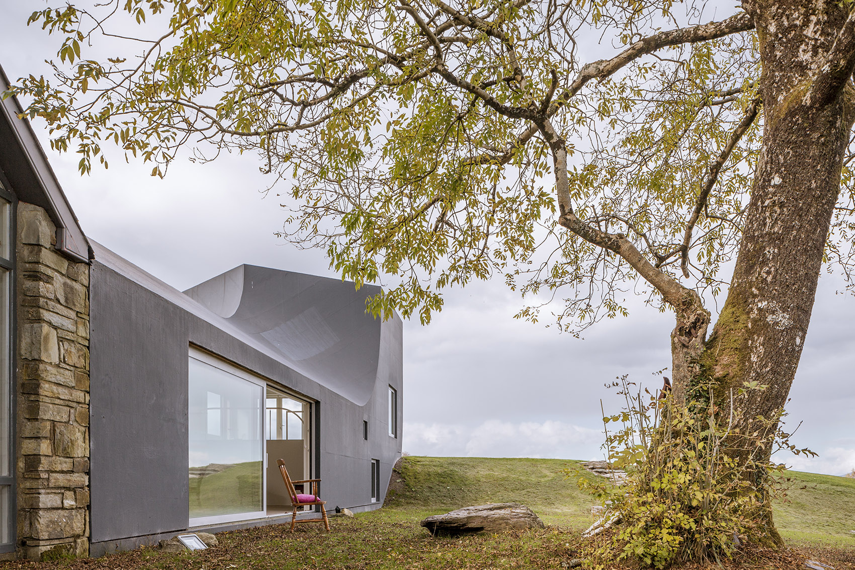 house in inchigeelagh by markus schietsch architekten