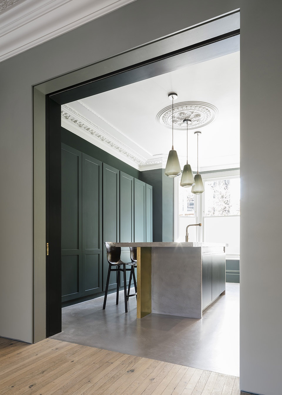 step house by bureau de change