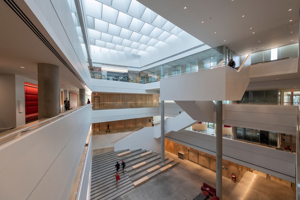 the university of cincinnatis business school by henning larsen