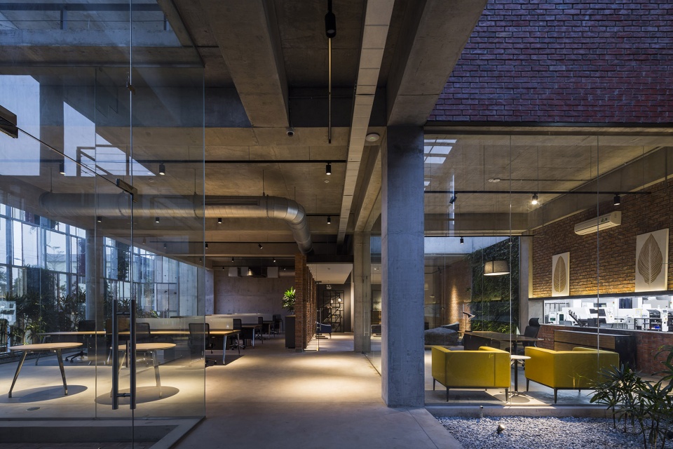 star engineers administrative building and factory by studio vdga