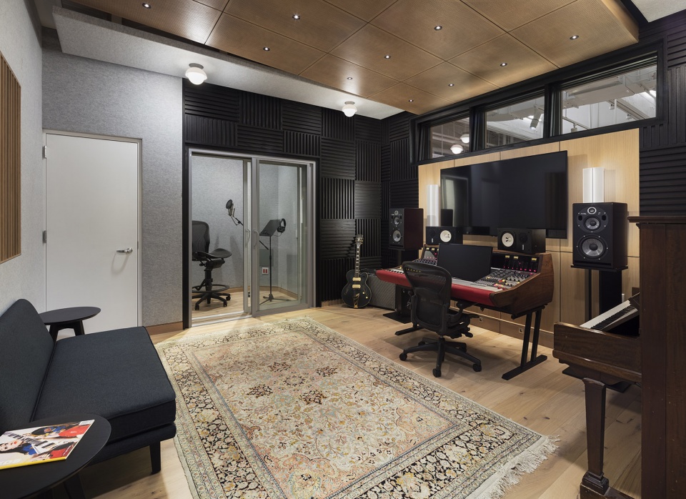 wmgs new headquarters by rockwell group