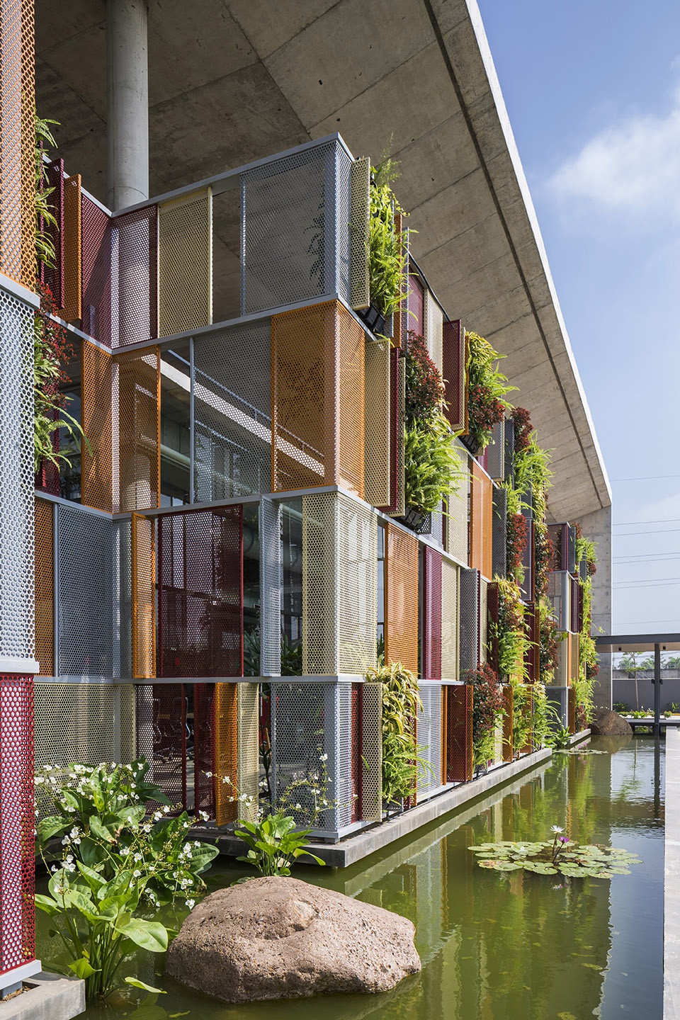 star engineers administrative building and factory by studio vdga