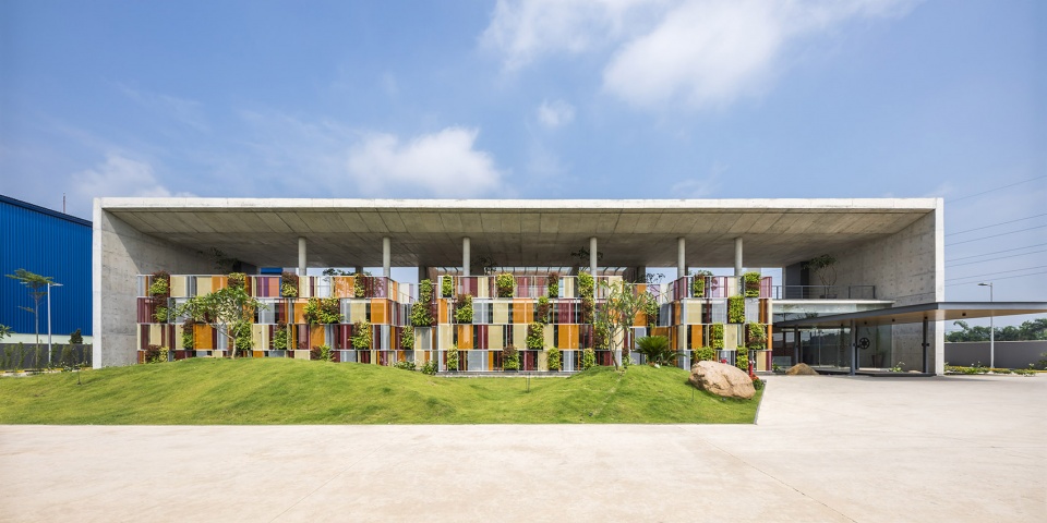 star engineers administrative building and factory by studio vdga 1