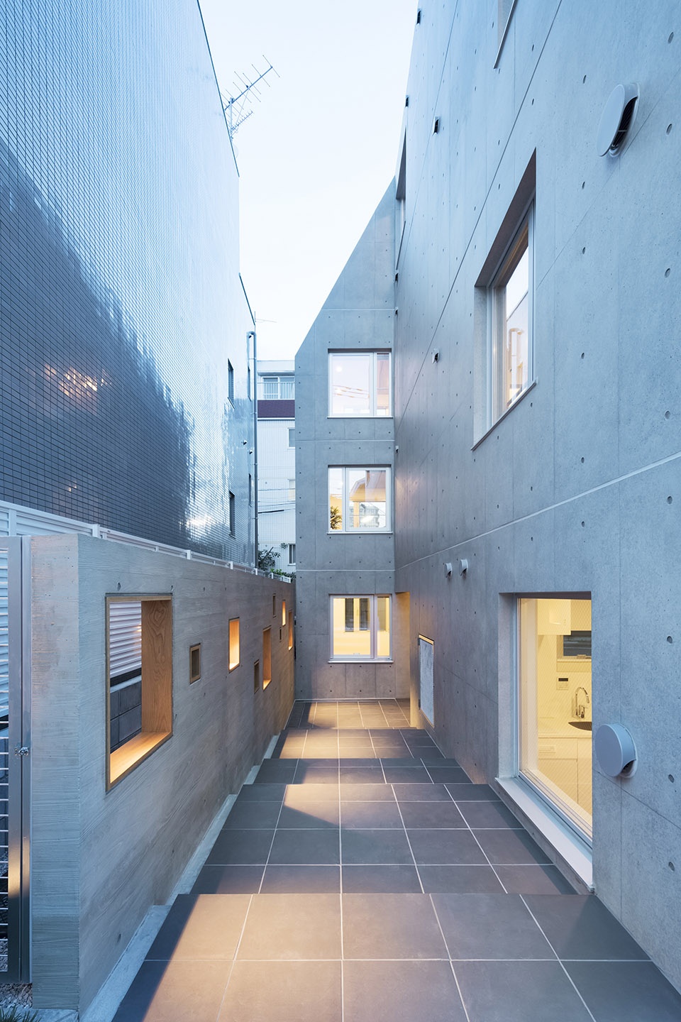 modelia brut kagurazaka by sasaki architecture ytro design institute