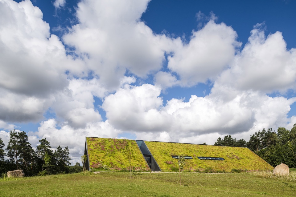 green line by mobius architects