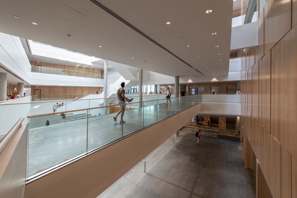 the university of cincinnatis business school by henning larsen