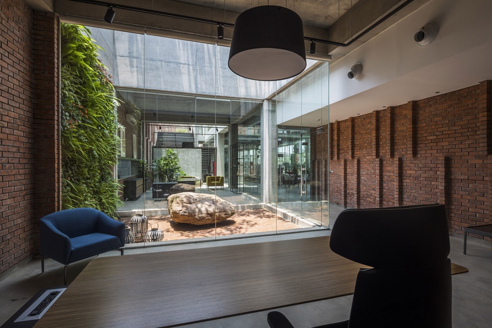 star engineers administrative building and factory by studio vdga