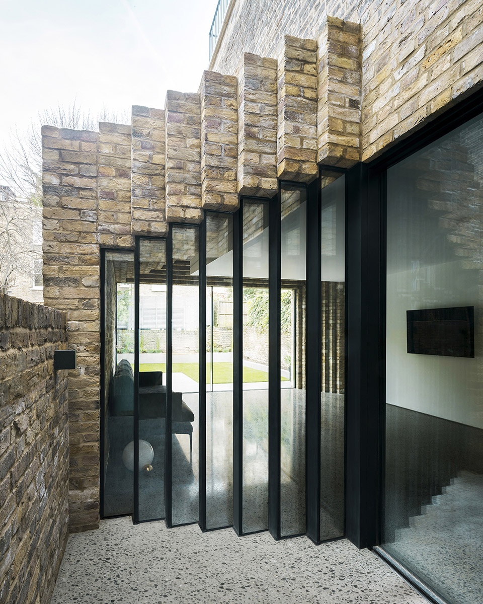 step house by bureau de change