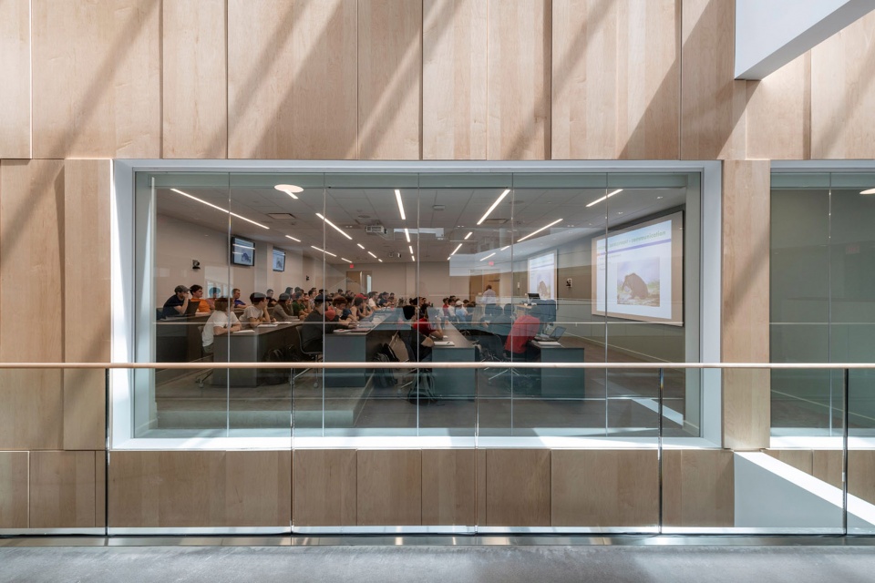 the university of cincinnatis business school by henning larsen