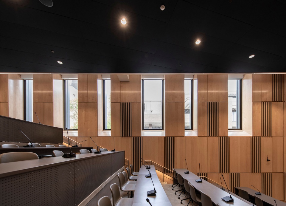 the university of cincinnatis business school by henning larsen