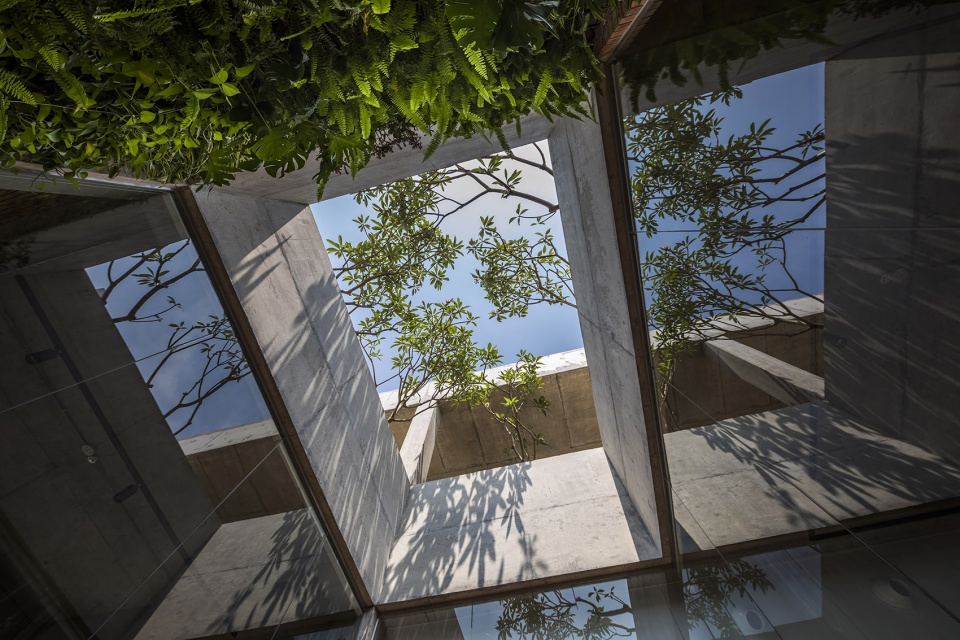 star engineers administrative building and factory by studio vdga