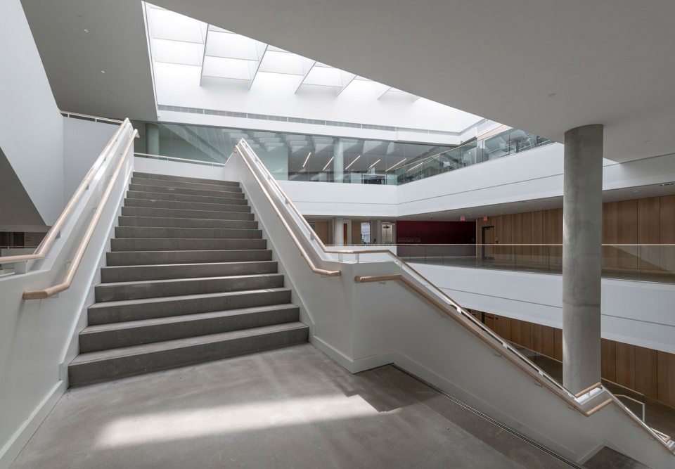 the university of cincinnatis business school by henning larsen