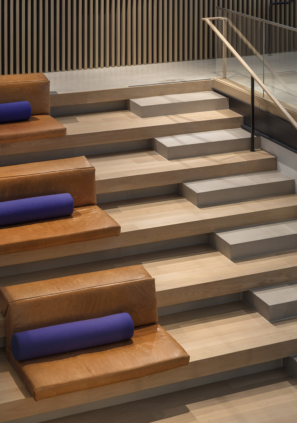 WMG’s New Headquarters by Rockwell Group 谷德设计网