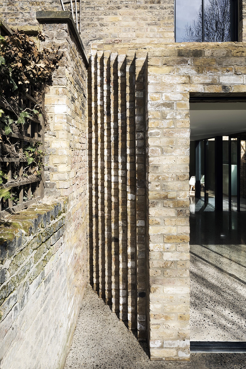 step house by bureau de change