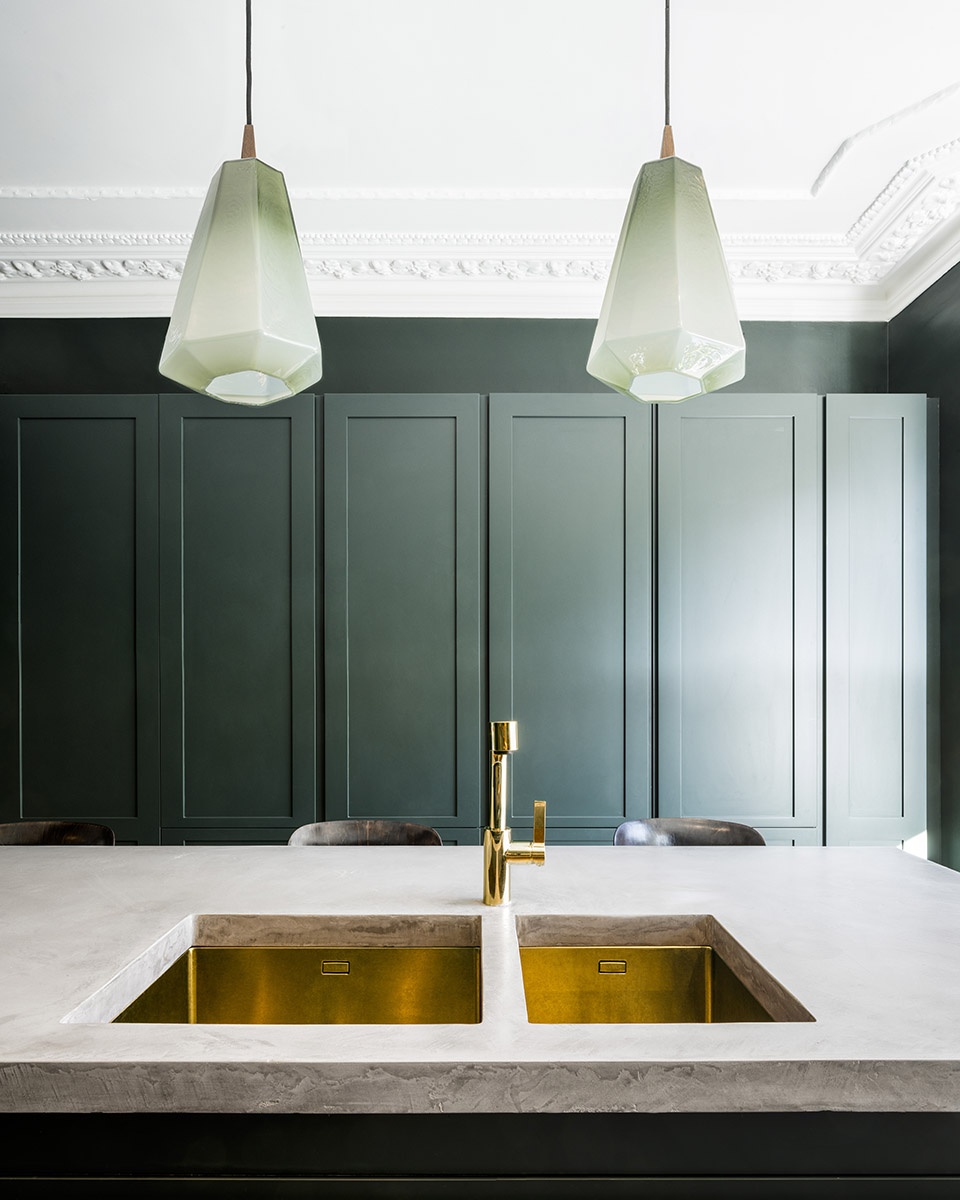 step house by bureau de change