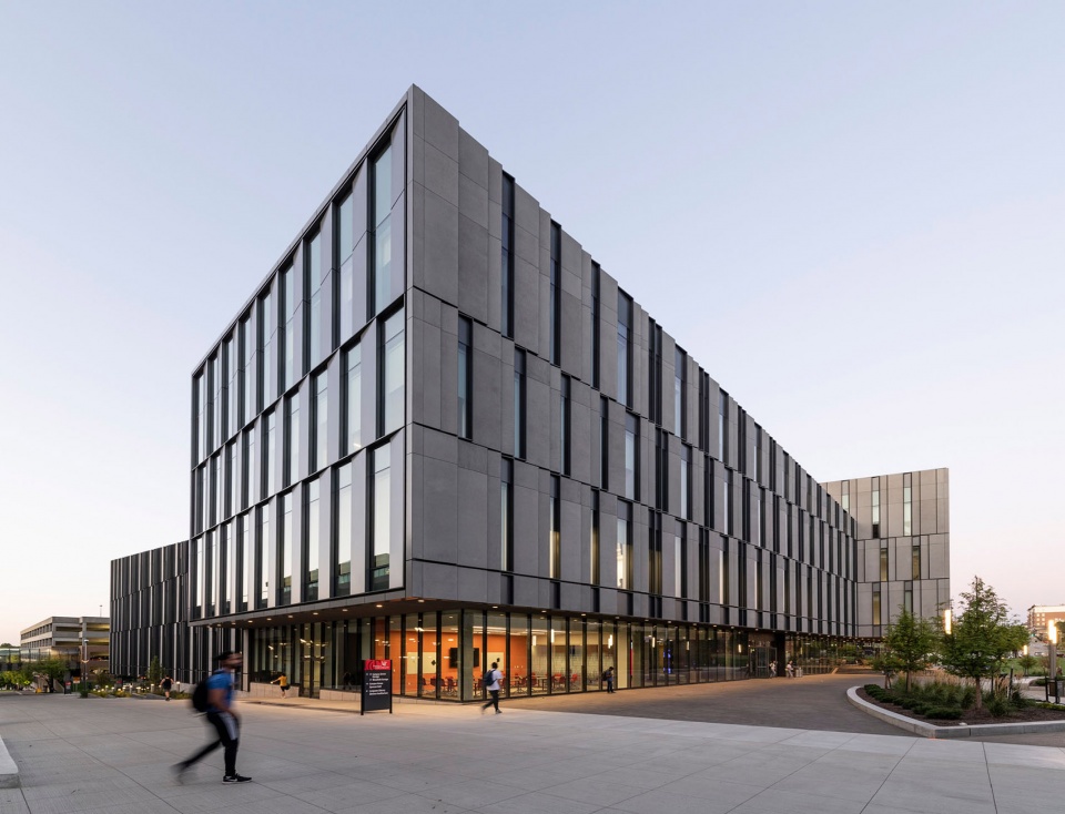 The University of Cincinnati’s Business School by Henning Larsen 谷德设计网