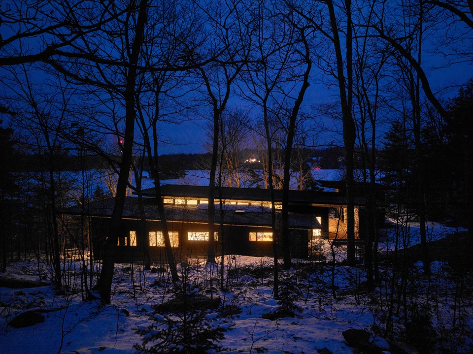 Lake Joseph Cottage by VFA Architecture Design