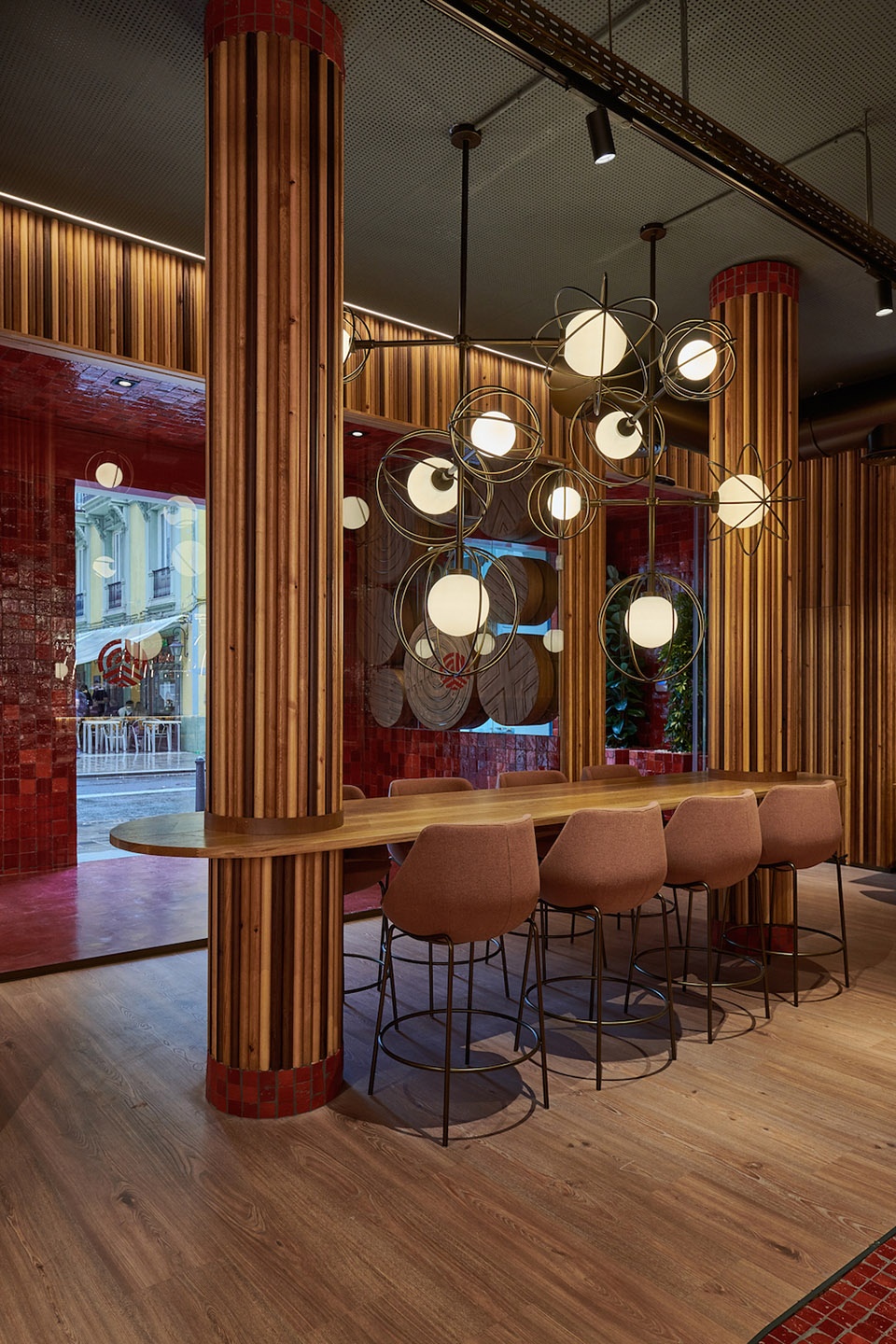 piurs first restaurant in valencia by masquespacio
