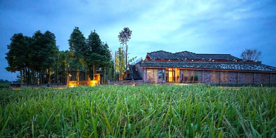 reconstruction design of the rural living room in oct southbank village china by zhushengxuan studio