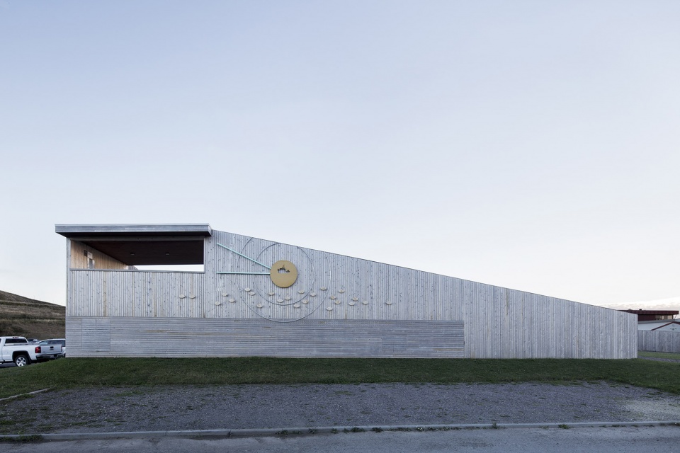 the place des gens de mer by bourgeois lechasseur architects